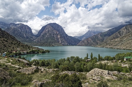 Таджикистан: Роль таможенного и валютного контроля